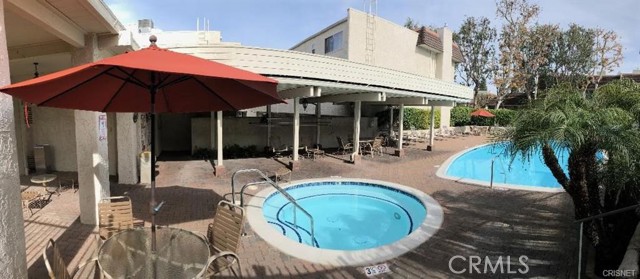 Detail Gallery Image 4 of 25 For 22219 1/2 Erwin St, Woodland Hills,  CA 91367 - 2 Beds | 2/1 Baths