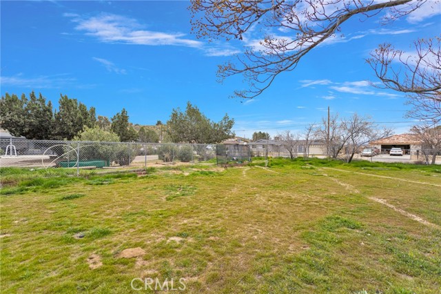 Detail Gallery Image 8 of 16 For 17405 Adobe, Hesperia,  CA 92345 - 3 Beds | 2 Baths