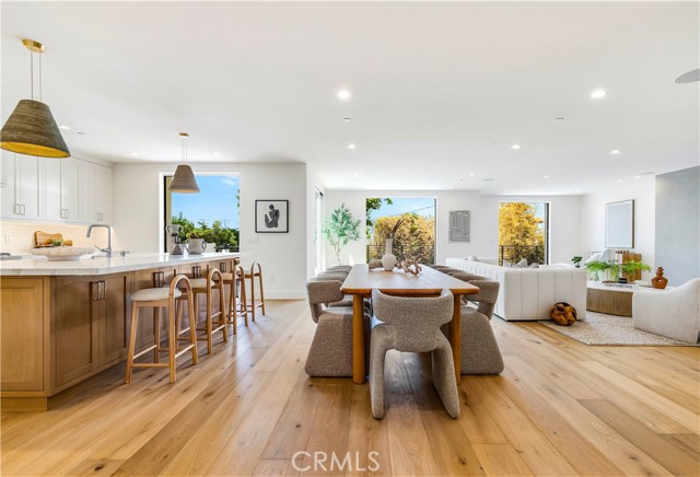 Detail Gallery Image 5 of 46 For 1759 Glenneyre St, Laguna Beach,  CA 92651 - 5 Beds | 5/1 Baths
