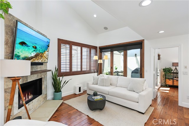Detail Gallery Image 5 of 31 For 510 Marguerite Ave #B,  Corona Del Mar,  CA 92625 - 3 Beds | 2/1 Baths
