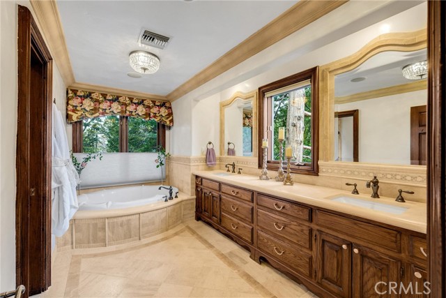 29162 Bald Eagle Ridge, Lake Arrowhead CA: https://media.crmls.org/medias/f1b1e0d6-1394-47e6-b4b9-810f0d755aeb.jpg