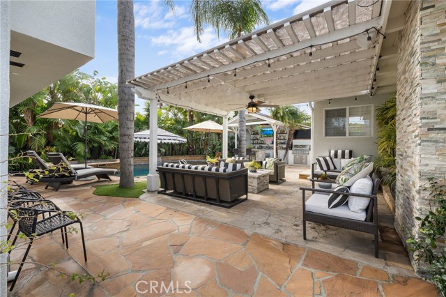 10340 Margate Street, North Hollywood CA: https://media.crmls.org/medias/f1b1fc5b-5731-49aa-aaef-1c7e98487a83.jpg