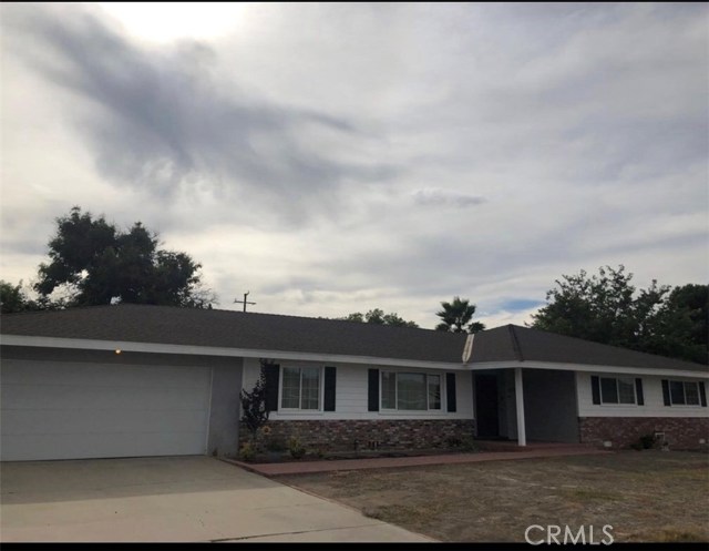 1522 Kellogg Ave, Corona, CA 92879