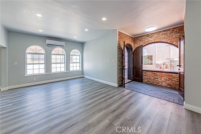 5334 S Victoria Avenue, Los Angeles CA: https://media.crmls.org/medias/f1b39ccd-d61d-4d06-90a4-1b49bf024910.jpg