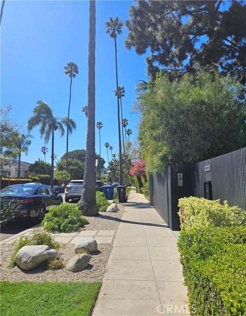 Detail Gallery Image 39 of 40 For 12217 Dorothy St, Los Angeles,  CA 90049 - 4 Beds | 2 Baths