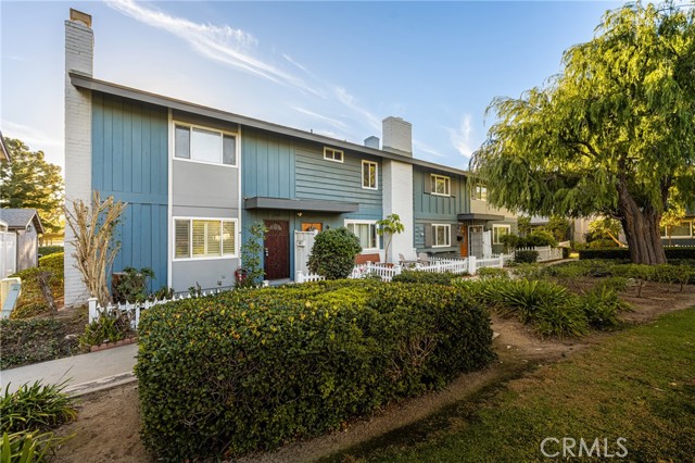 Detail Gallery Image 1 of 32 For 14727 Red Hill Ave, Tustin,  CA 92780 - 2 Beds | 1/1 Baths