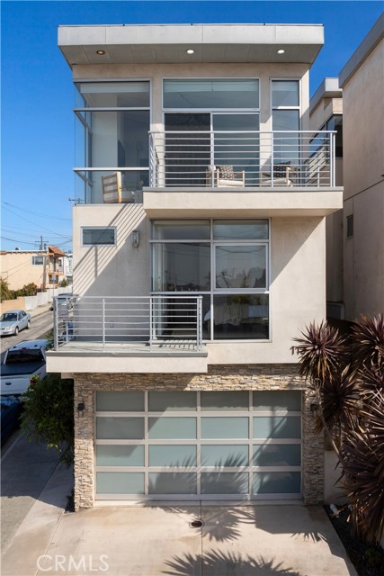 1132 Prospect Ave, Hermosa Beach, California 90254, 4 Bedrooms Bedrooms, ,3 BathroomsBathrooms,Residential,For Sale,Prospect Ave,SB25036807