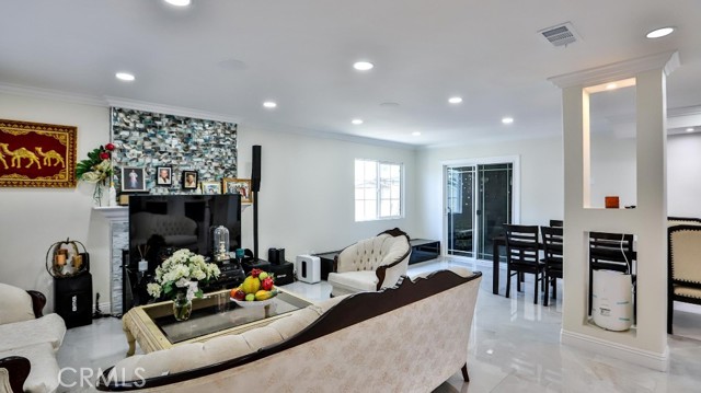 17230 San Lorenzo Circle, Fountain Valley CA: https://media.crmls.org/medias/f1b4ad20-8a6c-49e1-9c0f-c2a0f300e18a.jpg