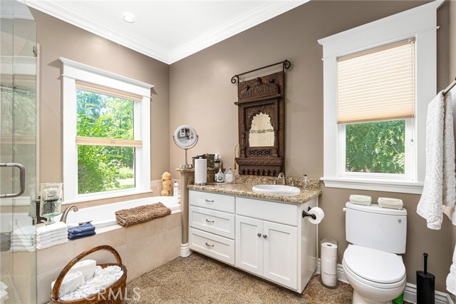 2176 Bidwell Avenue, Chico CA: https://media.crmls.org/medias/f1b50243-00ef-468e-9943-784fed3b7362.jpg