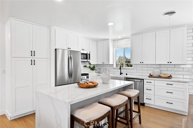 Detail Gallery Image 12 of 33 For 15801 Carrie Ln, Huntington Beach,  CA 92647 - 3 Beds | 2 Baths