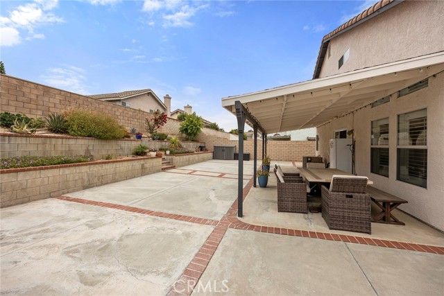 938 Cheyenne Road, Corona CA: https://media.crmls.org/medias/f1b599c5-76b5-49cb-b88a-518e4c62f97b.jpg