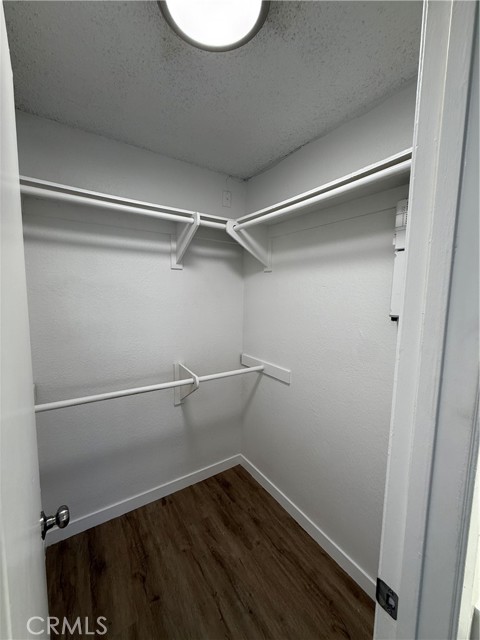 3633 Oak Creek Drive, Ontario CA: https://media.crmls.org/medias/f1b5bf02-19d2-4df1-854c-edcda8747f77.jpg