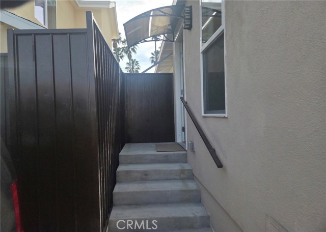 Detail Gallery Image 2 of 13 For 8648 Corbin, Northridge,  CA 91324 - 1 Beds | 1 Baths