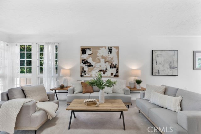 Detail Gallery Image 20 of 25 For 21438 Mulholland, Woodland Hills,  CA 91364 - 5 Beds | 3 Baths