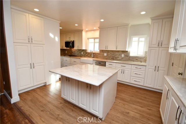 Detail Gallery Image 24 of 56 For 13841 Ocana, Bellflower,  CA 90706 - 3 Beds | 2 Baths