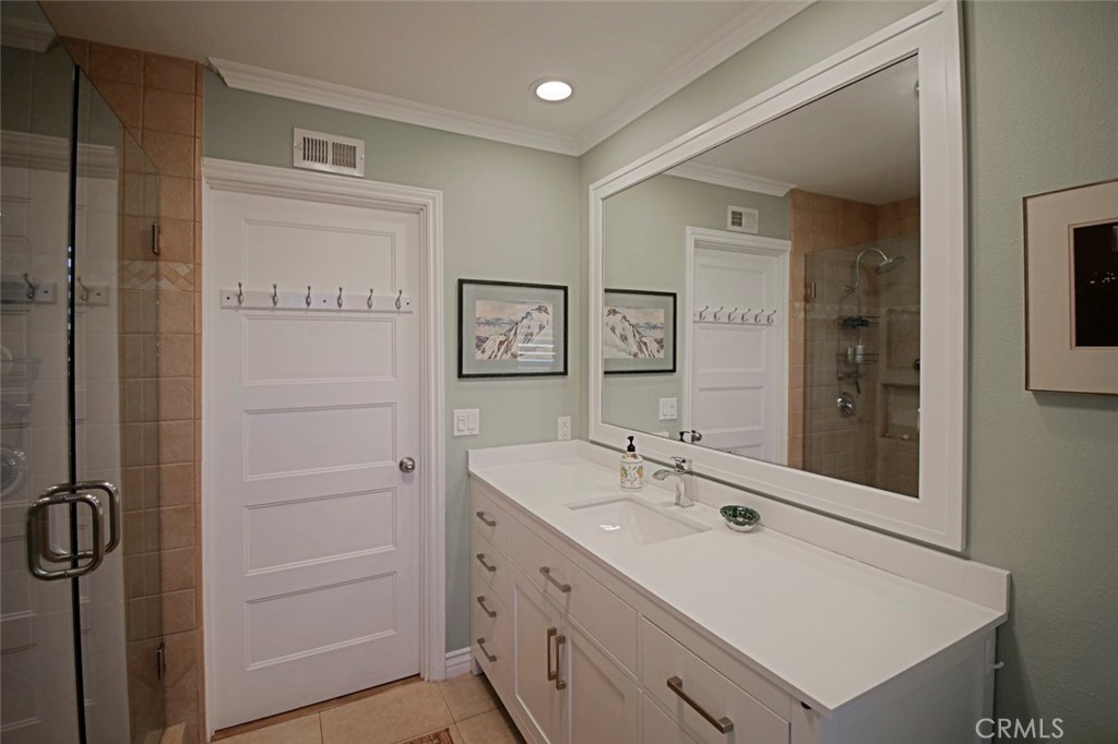 MLS #OC25252443 image #37