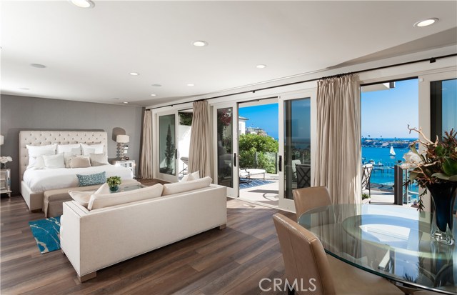 2301 Pacific Drive, Corona del Mar CA: https://media.crmls.org/medias/f1b77068-fd3a-4bcc-880f-be621dbd3309.jpg