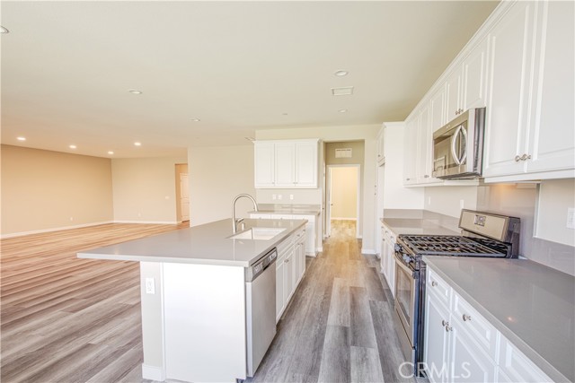 Detail Gallery Image 13 of 56 For 34899 Windwood Glen Ln, Murrieta,  CA 92563 - 4 Beds | 2/1 Baths