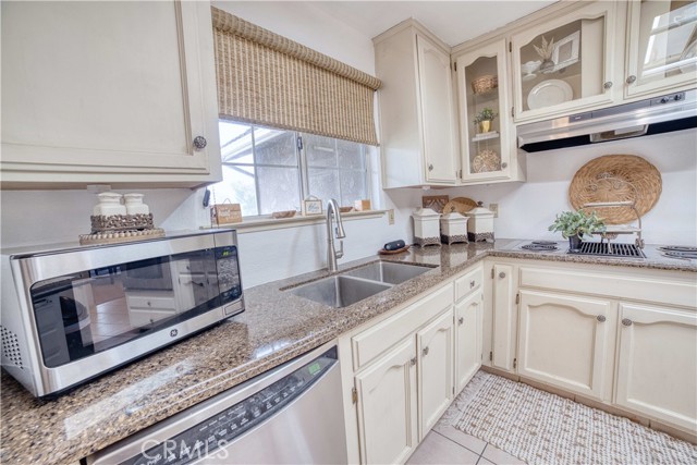 Detail Gallery Image 5 of 33 For 4630 N Lorna, Fresno,  CA 93705 - 3 Beds | 2 Baths