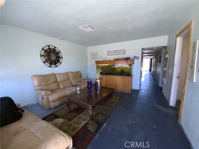29256 Arrowhead Avenue, Barstow CA: https://media.crmls.org/medias/f1b9402d-bc76-4ed3-8a58-cc12d4a4845e.jpg