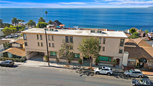 2037 Coast Hwy, Laguna Beach CA: https://media.crmls.org/medias/f1ba1fbb-1078-45e3-8e8d-c5773418a2bd.jpg