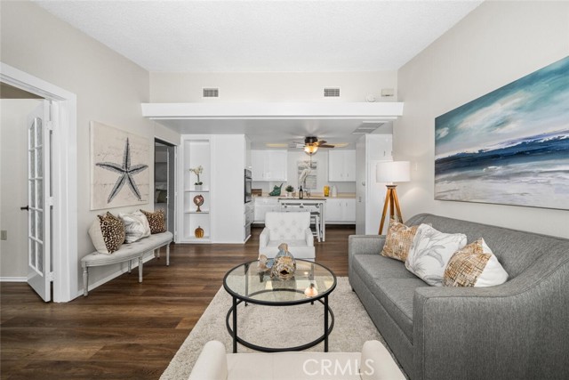 1621 Interlachen, Seal Beach CA: https://media.crmls.org/medias/f1ba73ff-458c-47fd-a266-f8c040a132df.jpg