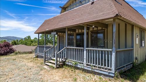 Detail Gallery Image 2 of 42 For 28921 Bear Valley Rd, Tehachapi,  CA 93561 - 3 Beds | 2 Baths