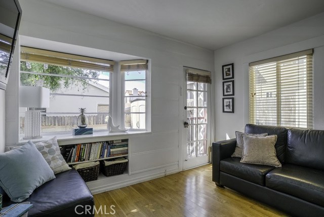 317 Bayview Drive, Hermosa Beach, California 90254, 2 Bedrooms Bedrooms, ,3 BathroomsBathrooms,Residential,Sold,Bayview,SB17229063