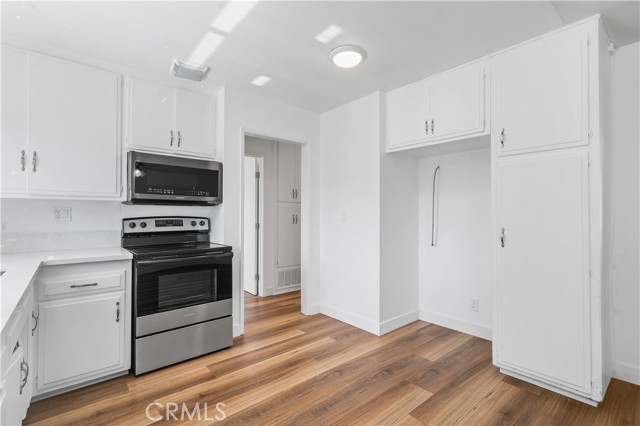 Detail Gallery Image 9 of 30 For 881 Majela Ln, Hemet,  CA 92543 - 2 Beds | 2 Baths