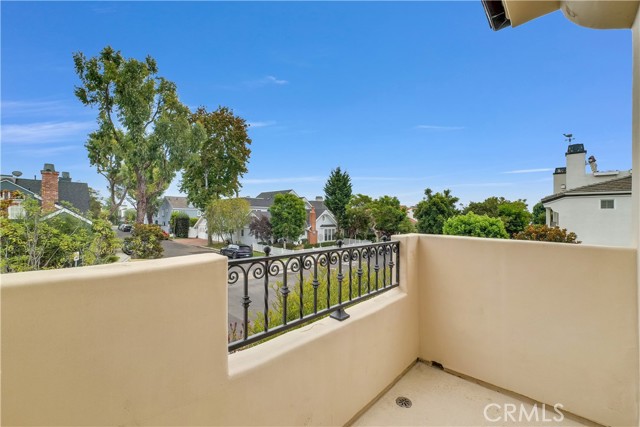 Detail Gallery Image 42 of 55 For 2332 2nd Ave, Corona Del Mar,  CA 92625 - 3 Beds | 3/1 Baths