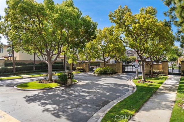 Detail Gallery Image 4 of 49 For 75 Ashford, Irvine,  CA 92618 - 4 Beds | 2/1 Baths