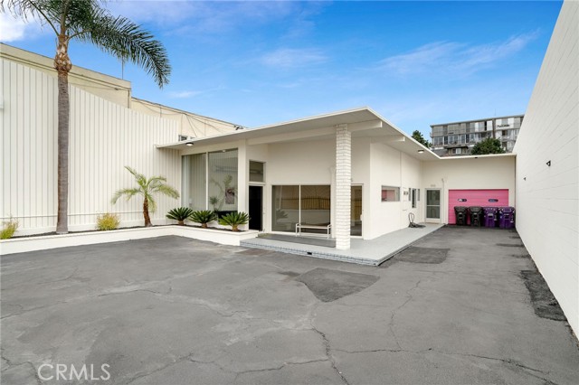 555 E 3rd St, Long Beach, CA 90802