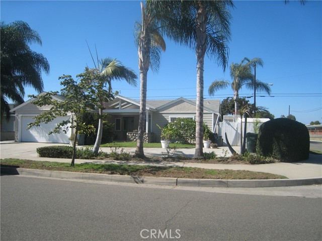 5701 Spa Dr, Huntington Beach, CA 92647