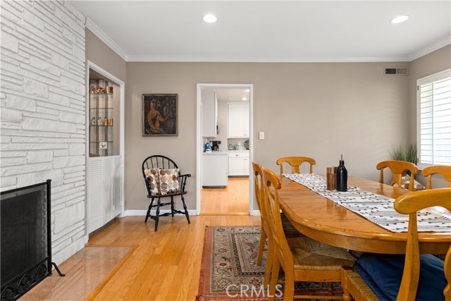 950 S Orange Grove Boulevard, Pasadena CA: https://media.crmls.org/medias/f1bd44dc-4917-47be-afb8-35c48593a7d6.jpg