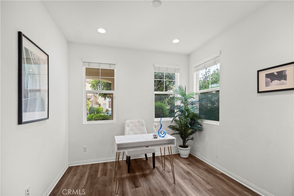 MLS #WS25110783 img 14