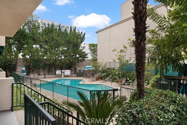 Detail Gallery Image 17 of 21 For 4501 Cedros Ave #243,  Sherman Oaks,  CA 91403 - 2 Beds | 2 Baths