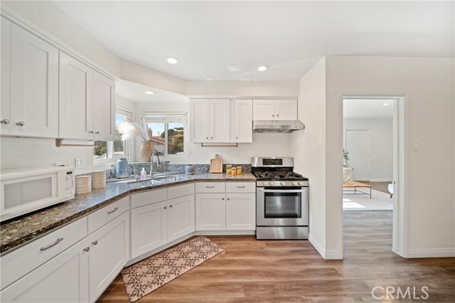 12218 Academy Way, Artesia CA: https://media.crmls.org/medias/f1be68e7-41a2-42fe-9dd9-4ffe2b1acdb5.jpg