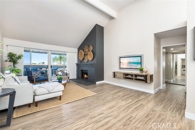 Detail Gallery Image 1 of 30 For 3401 E Wilton St #302,  Long Beach,  CA 90804 - 2 Beds | 2 Baths