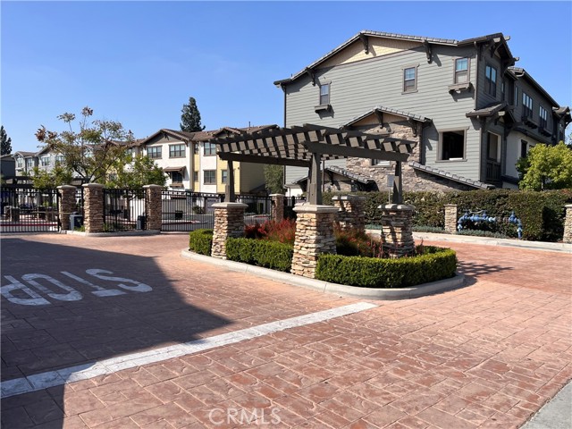 12438 Amesbury Circle, Whittier CA: https://media.crmls.org/medias/f1bf57a6-73e6-4515-9c87-10351da05b42.jpg