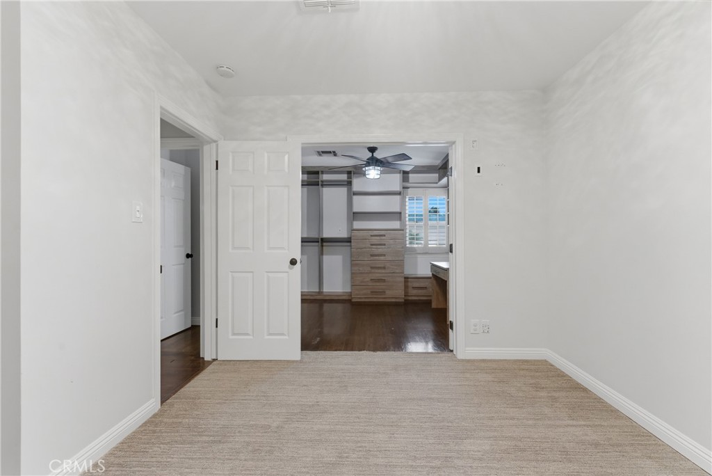 https://media.crmls.org/medias/f1bf732c-d827-4f8e-98f8-fcdd4a069b93.jpg?preset=X-Large