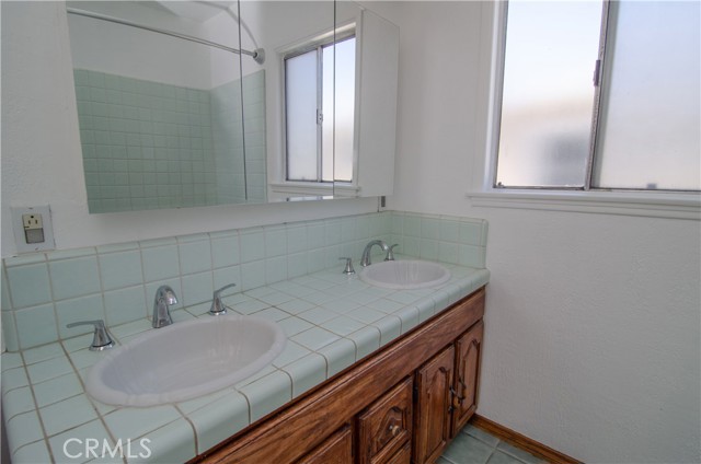 13563 Montague photo 33