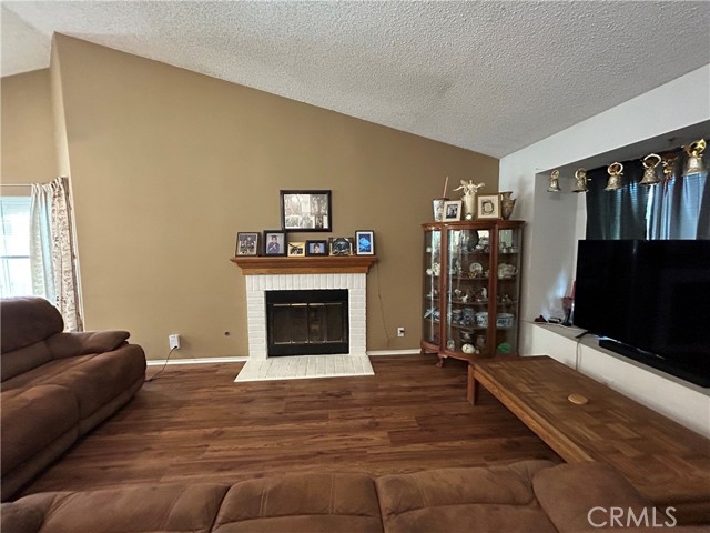 Detail Gallery Image 10 of 32 For 31133 via Gilberto, Temecula,  CA 92592 - 4 Beds | 2 Baths