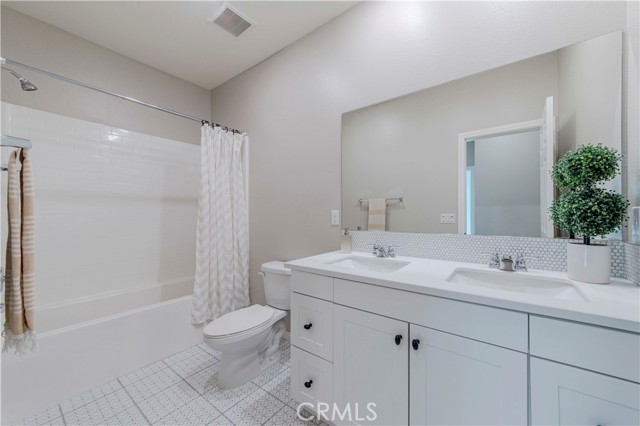 1705 Almond Tree Place, Upland CA: https://media.crmls.org/medias/f1c0541a-c18a-4037-ba17-b685a7ef5f14.jpg