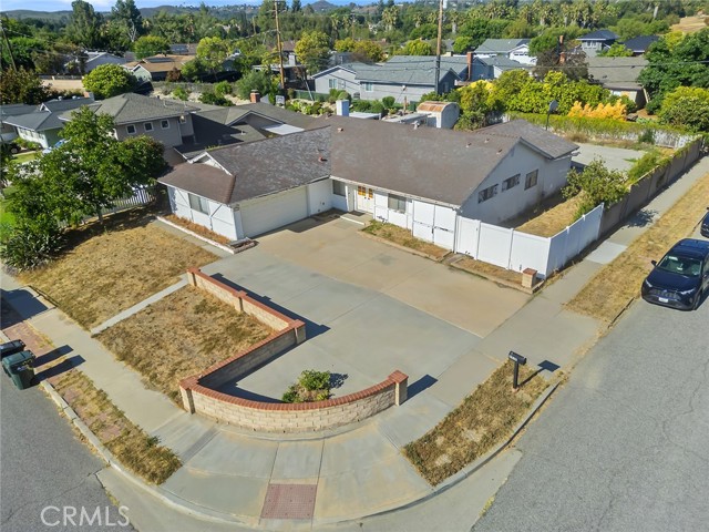 2538 Frost Avenue, Thousand Oaks CA: https://media.crmls.org/medias/f1c07245-014c-4d39-b208-71258ffc7e22.jpg
