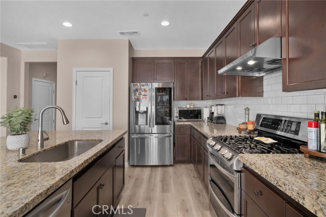 24206 Dandelion Court, Lake Elsinore CA: https://media.crmls.org/medias/f1c074ba-ea95-4525-aec1-73696f757892.jpg