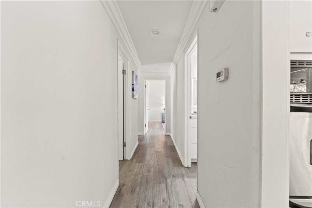https://media.crmls.org/medias/f1c0c913-15c8-44da-81e6-67880d3213fa.jpg?preset=X-Large