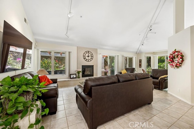 1989 Royal, San Luis Obispo CA: https://media.crmls.org/medias/f1c0ebab-e063-424e-a60b-e8c14f0ec4b0.jpg