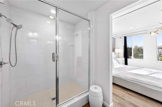 335 Magnet, Irvine CA: https://media.crmls.org/medias/f1c180d5-e68c-4ce3-86d1-c313c2fa1d0f.jpg