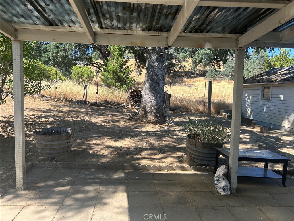 https://media.crmls.org/medias/f1c1b38c-b663-4521-9876-57c04cb22dc7.jpg?preset=X-Large