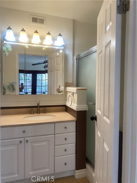 Detail Gallery Image 24 of 31 For 19608 Runnymede St, Reseda,  CA 91335 - 4 Beds | 3/1 Baths